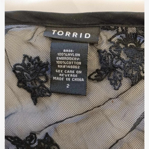 Torrid Black Sheer Lace Embroidered Cold Shoulder Blouse Size 2 - Picture 8 of 9